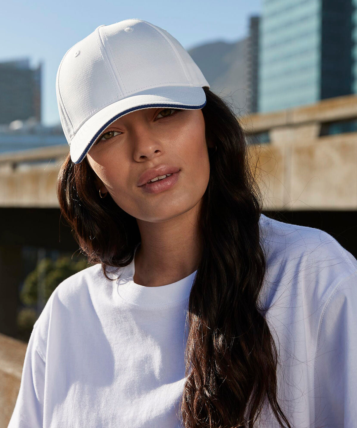 Gorra de tecnologa deportiva para equipos | Negro/Blanco