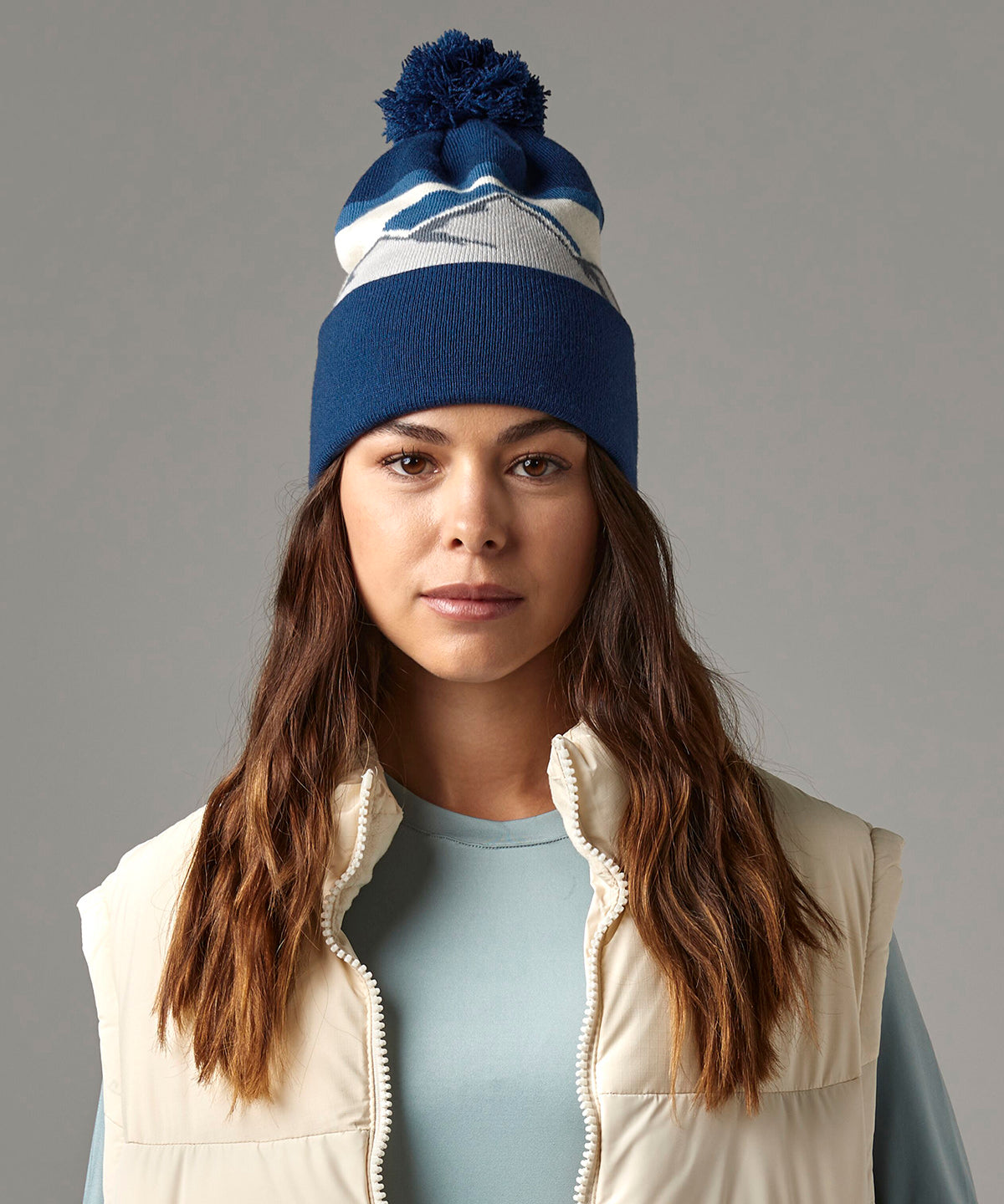 Gorro de lana con pompn de picos de montaa | Picos Alpinos