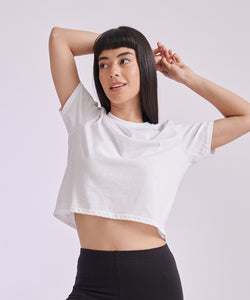 Camiseta corta y holgada para mujer | Negra Profunda
