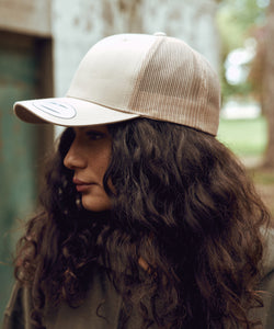 Gorra trucker retro (6606) | Negro/Blanco